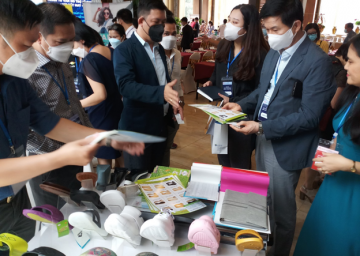 TỔNG QUAN VỀ NGÀNH HÀNG GIÀY DÉP TẠI THỊ TRƯỜNG BẮC ÂU